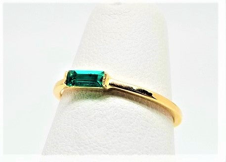 Solid 14k Gold Emerald Baguette Ring
